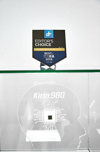 Editors-Choice.jpg